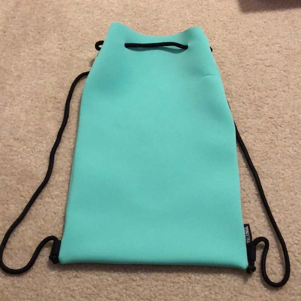 TRIANGL NEOPRENE BAG